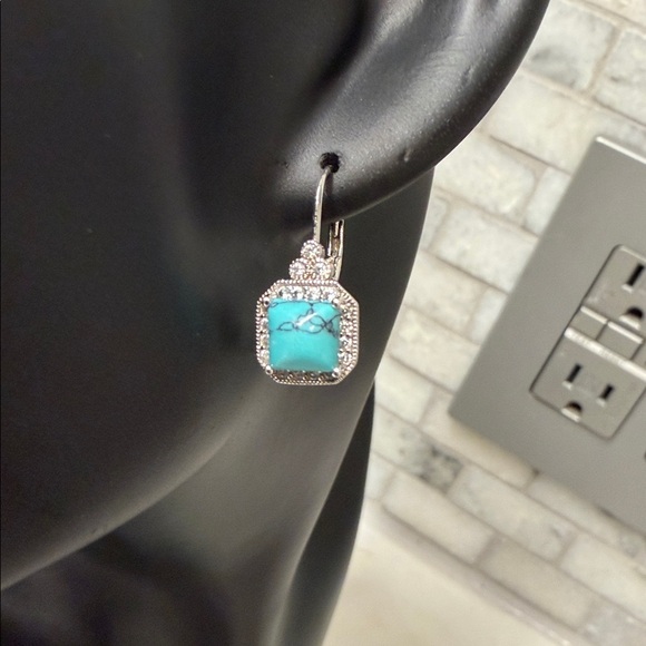 Elegant Silver and Turquoise Earrings - Picture 2 of 2
